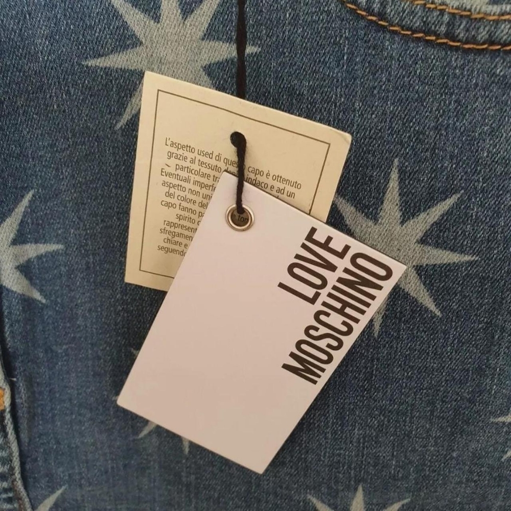 Amazing love moschino denim stars a line skirt.Uk 8BNWT - Picture 3 of 4